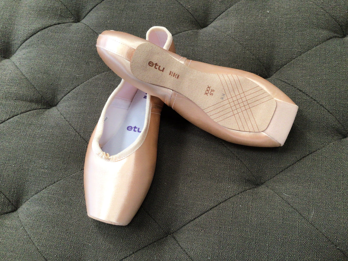 Etu Suede Toe Pointe Shoe